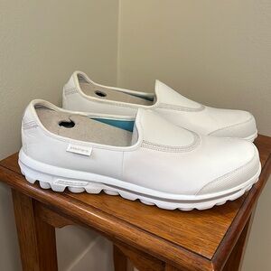 BRAND NEW SKECHERS RESALYTE 10 GO WALK